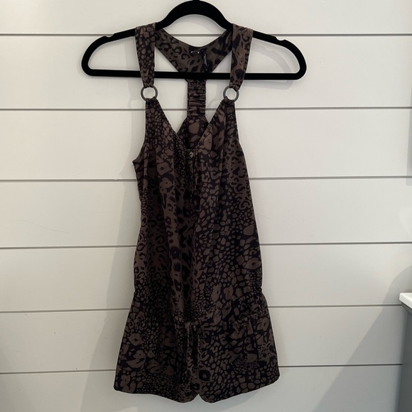 Guess Shorts Romper - Picture 1 of 4